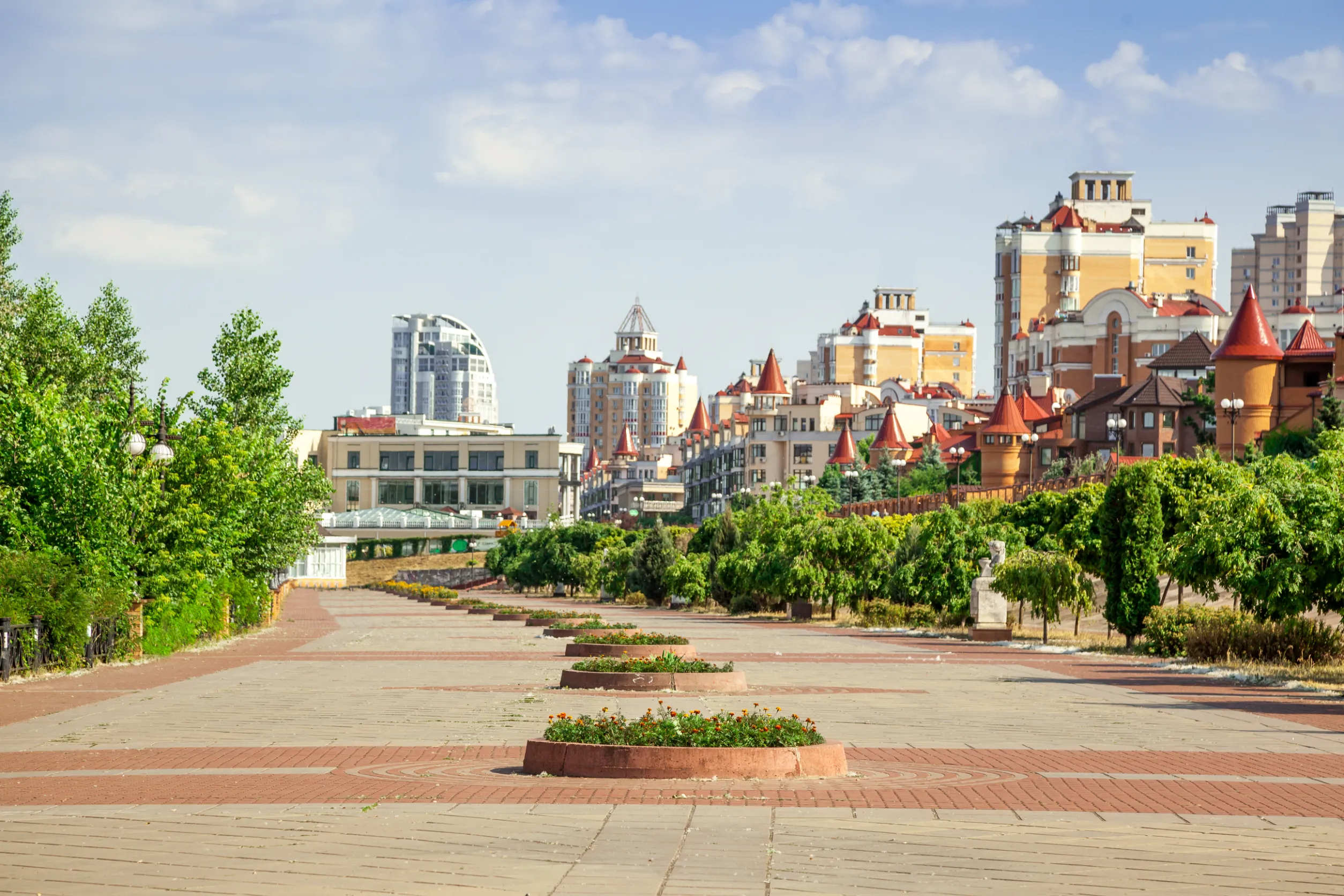 green park on the embankment street in kiyv