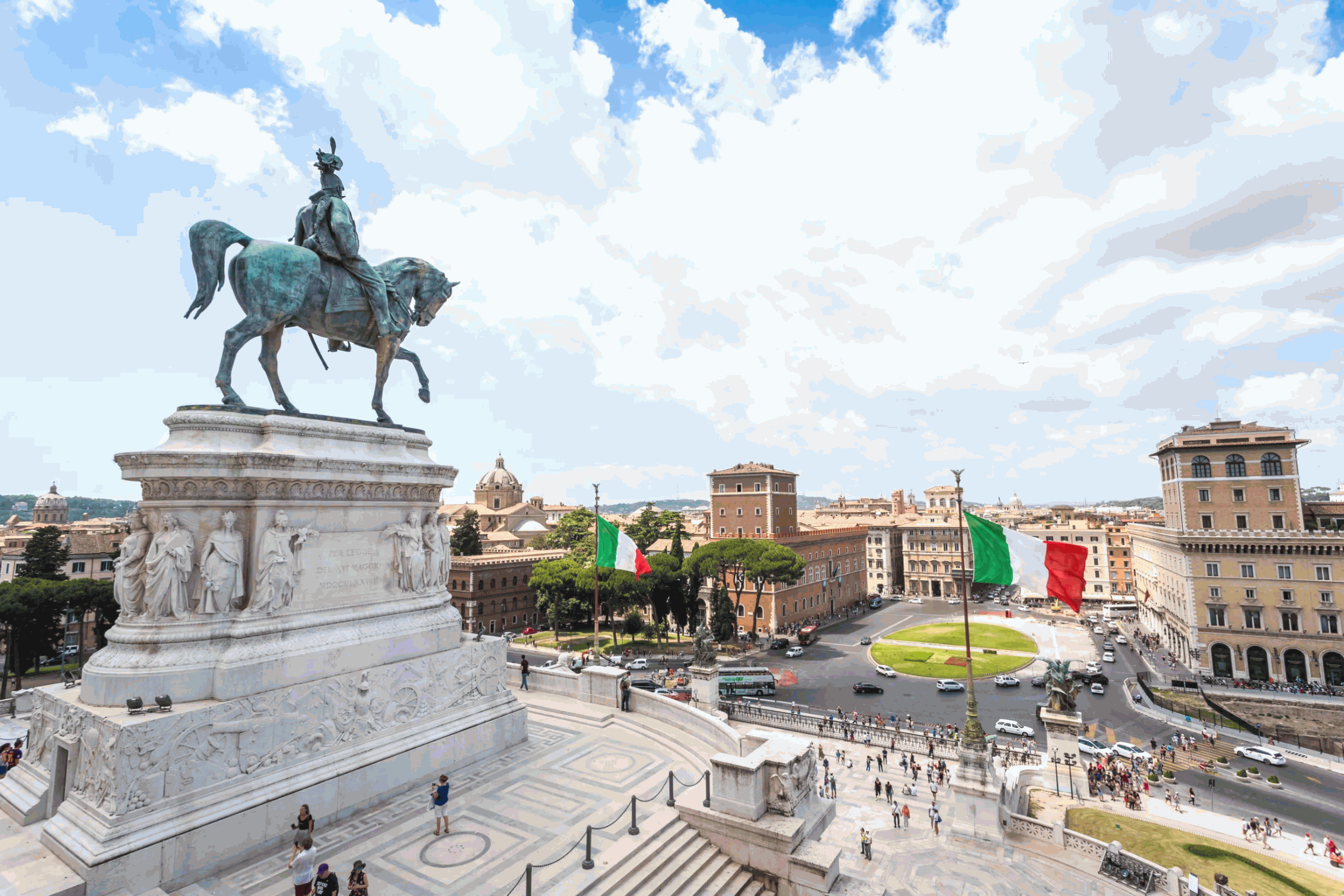 the nazionale venezia monument in rome italy